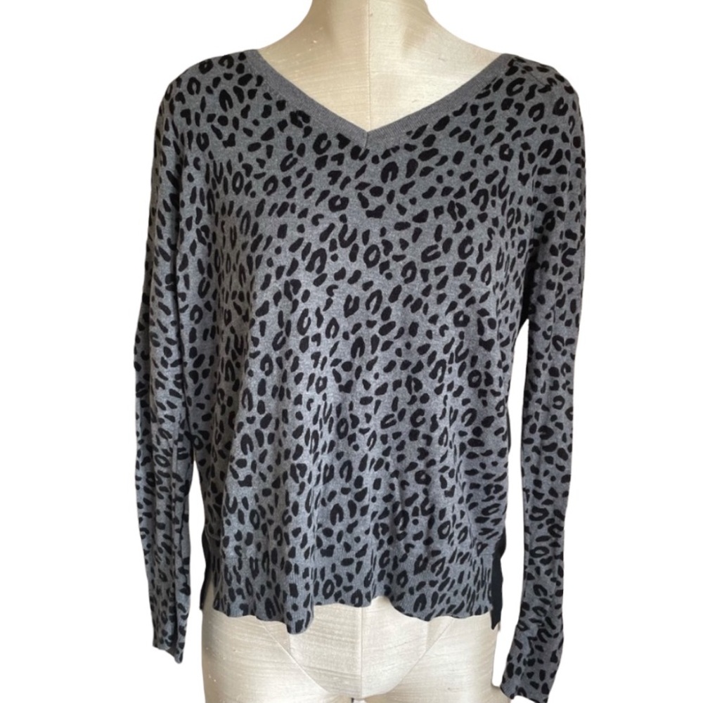 Ann Taylor Loft Grey Leopard Print Long Sleeve Top Size Small